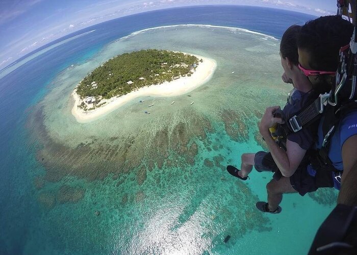 free fall skydive fiji
